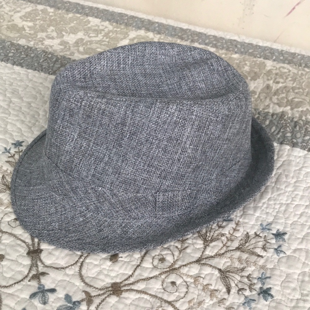 Grey fedora/trilby hat